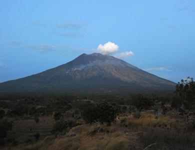 巴厘岛火山最新消息,巴厘岛火山最新消息，影响与应对策略